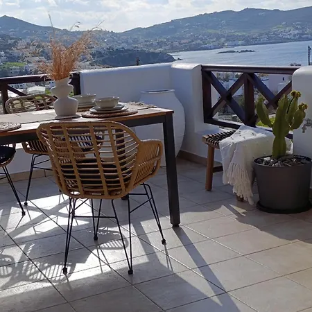 Plakourakia Apartment Finikas (Syros)